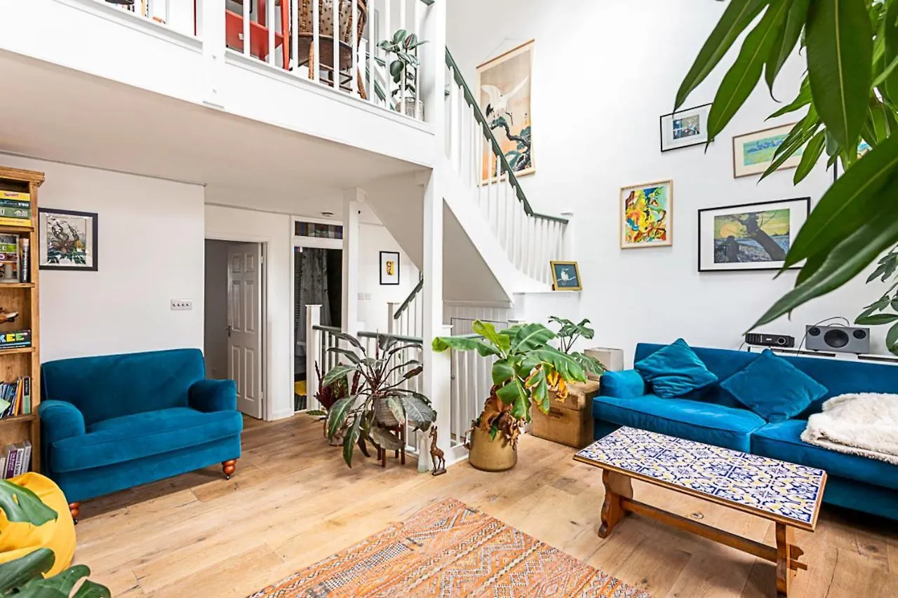 Quirky Spacious House In The Heart Of Hackney London United Kingdom