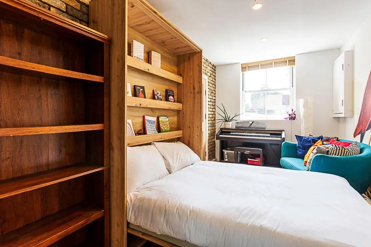 Quirky Spacious House In The Heart Of Hackney London 0*,  United Kingdom