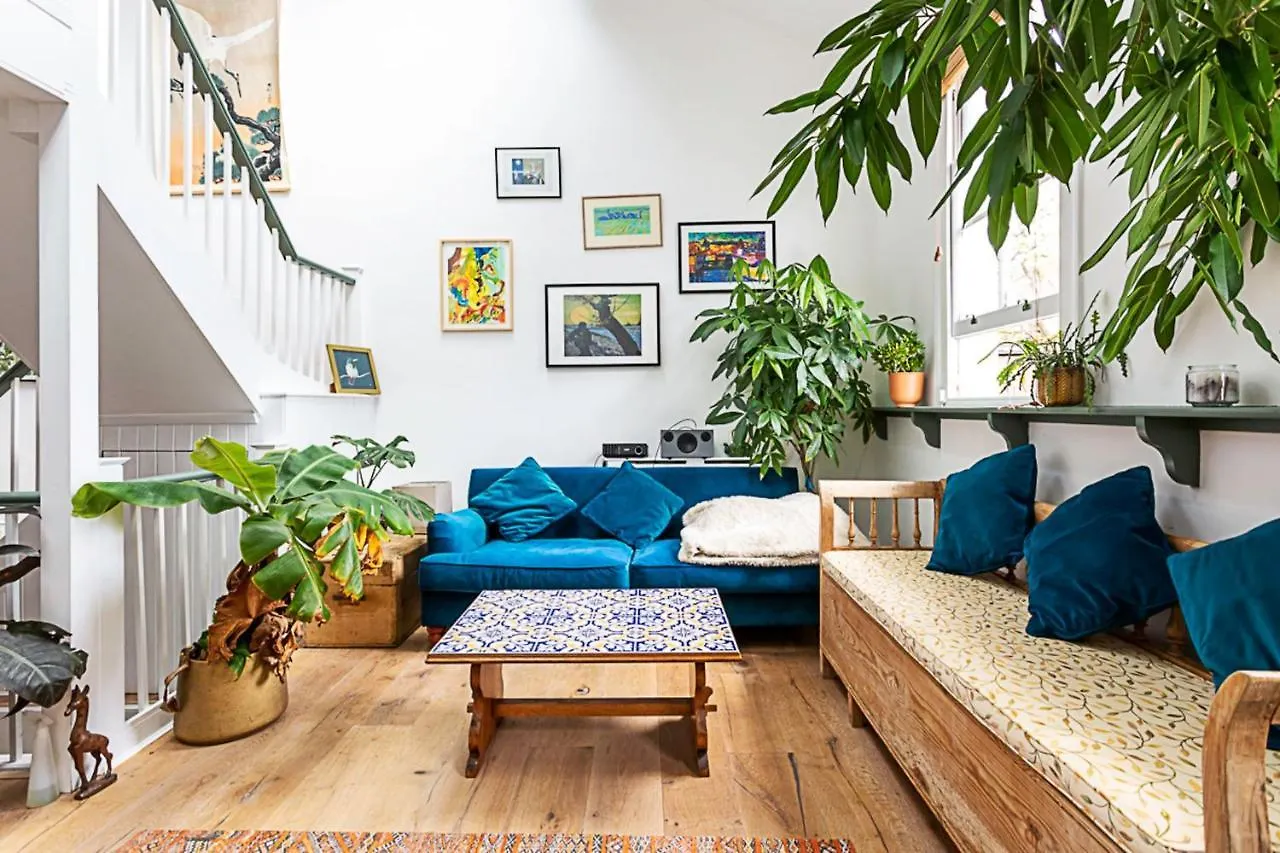 Quirky Spacious House In The Heart Of Hackney London Holiday home