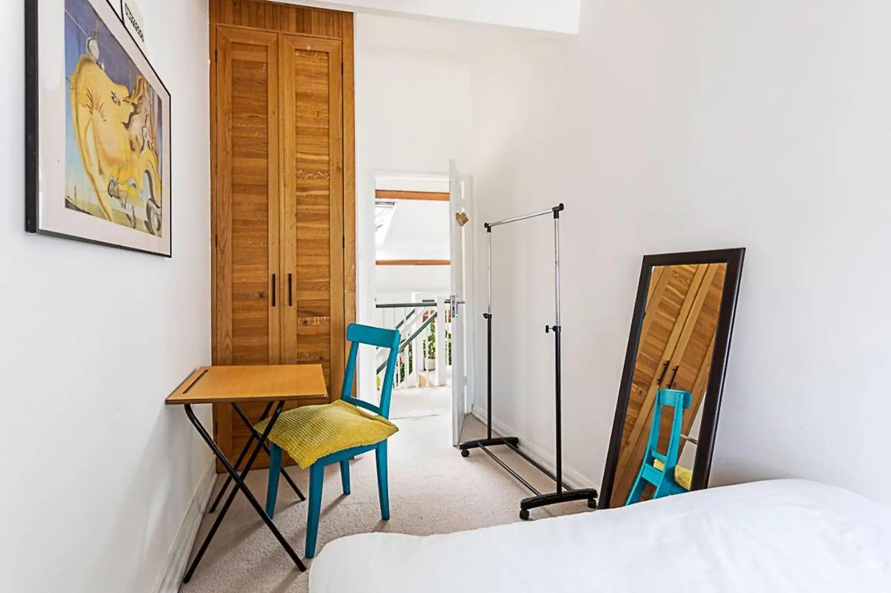 Quirky Spacious House In The Heart Of Hackney London